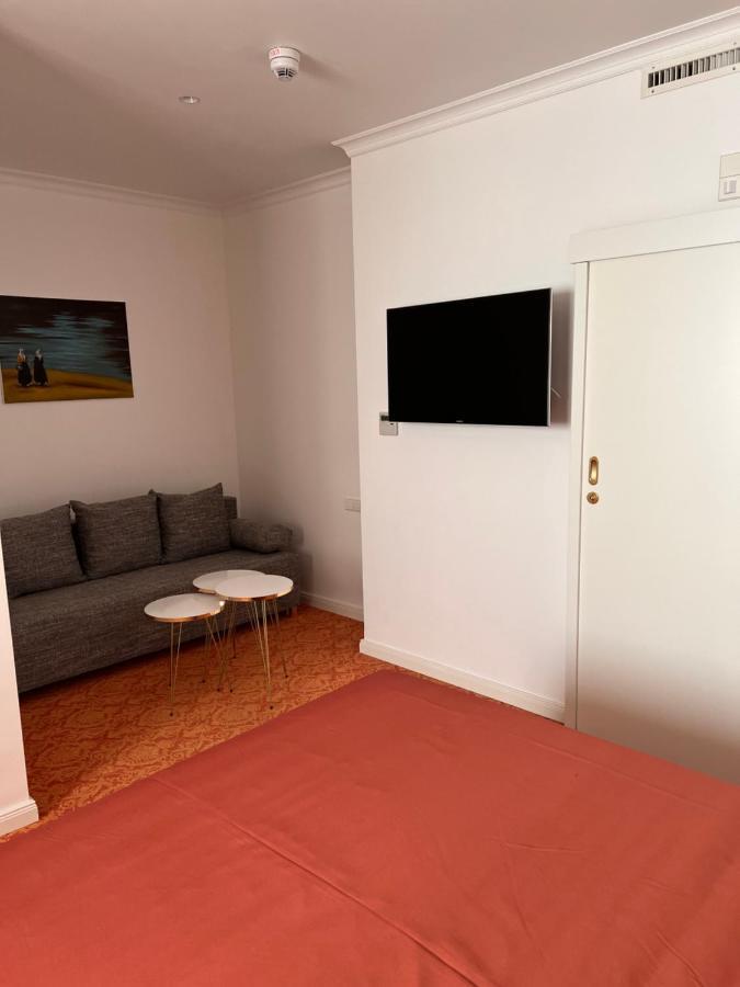 Art Hotel House One Baden-Baden Bagian luar foto