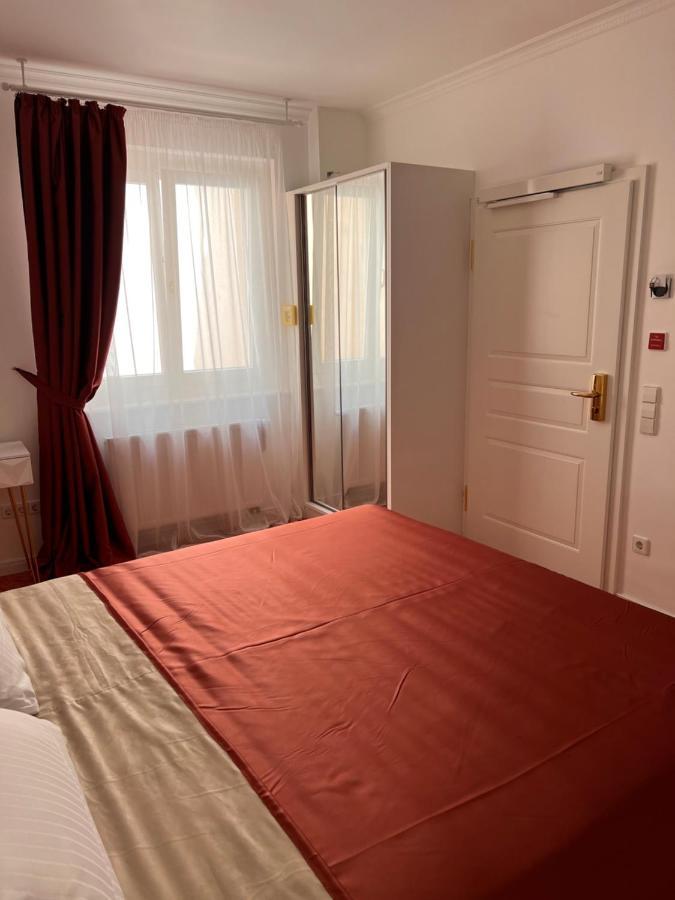 Art Hotel House One Baden-Baden Bagian luar foto