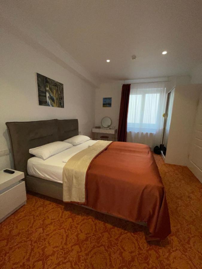Art Hotel House One Baden-Baden Bagian luar foto