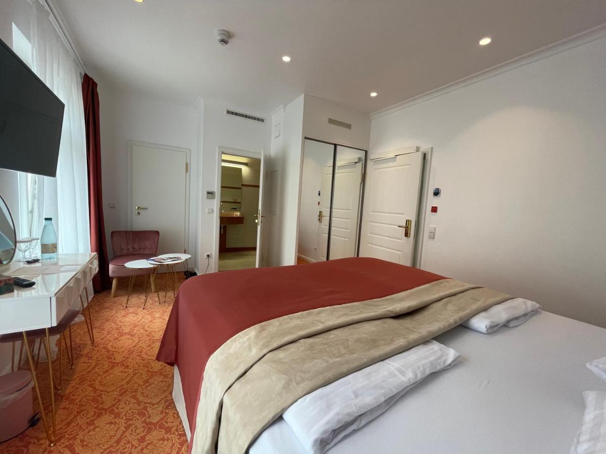 Art Hotel House One Baden-Baden Bagian luar foto