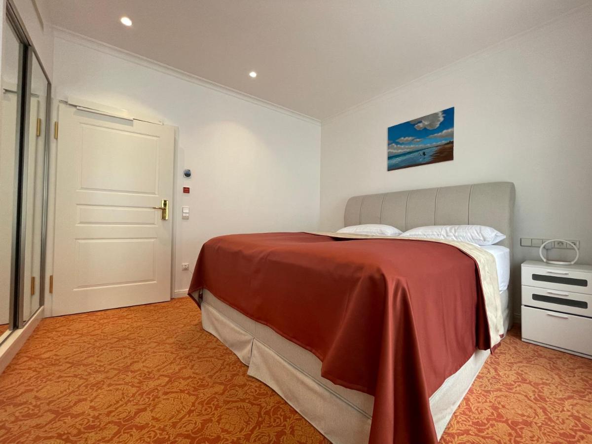 Art Hotel House One Baden-Baden Bagian luar foto