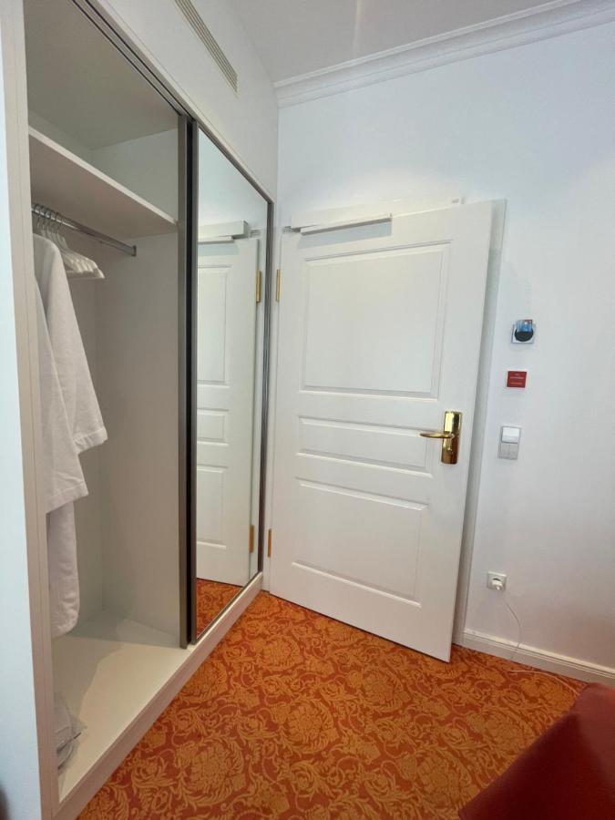 Art Hotel House One Baden-Baden Bagian luar foto