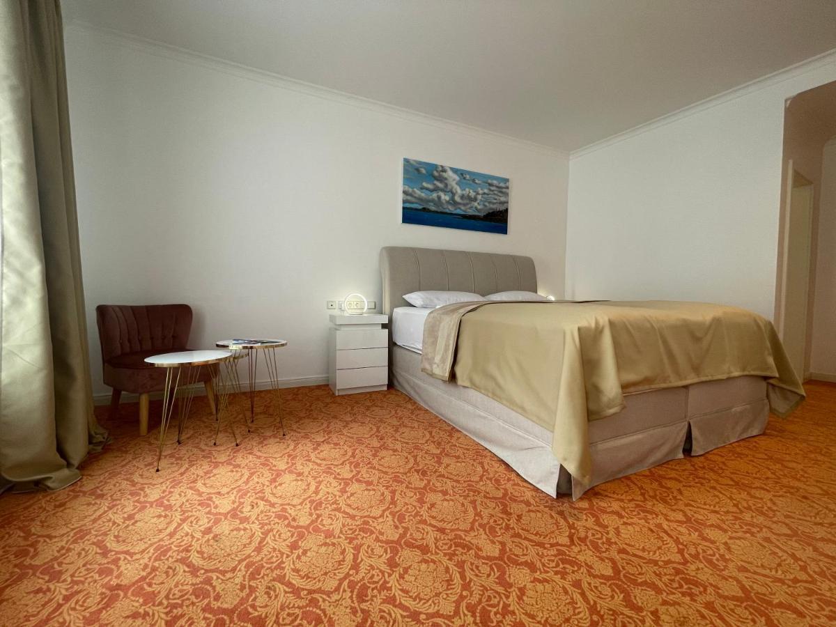 Art Hotel House One Baden-Baden Bagian luar foto