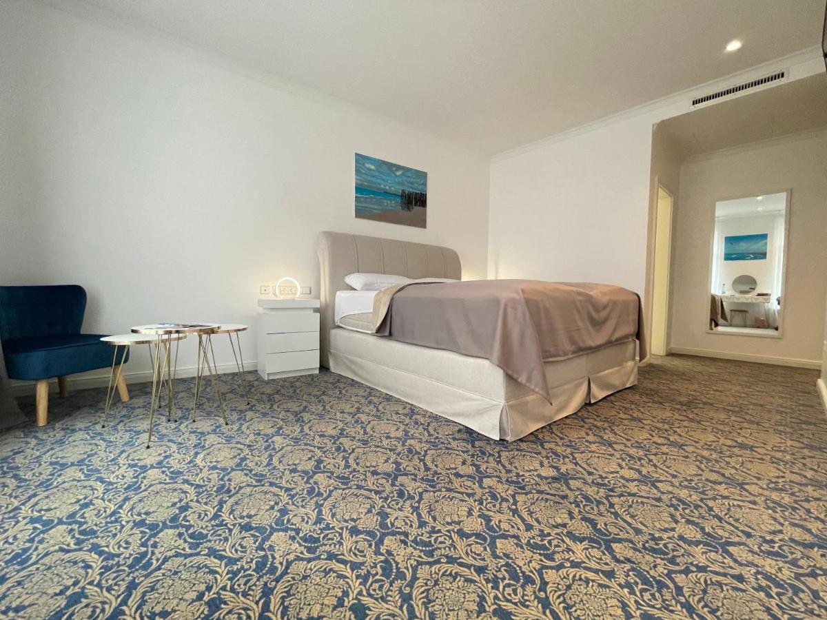 Art Hotel House One Baden-Baden Bagian luar foto